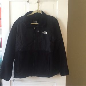 Women’s North Face jacket fleece in black size XL